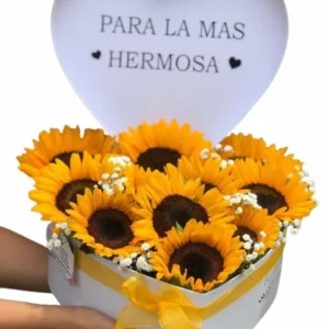 Caja en forma de corazón con girasoles